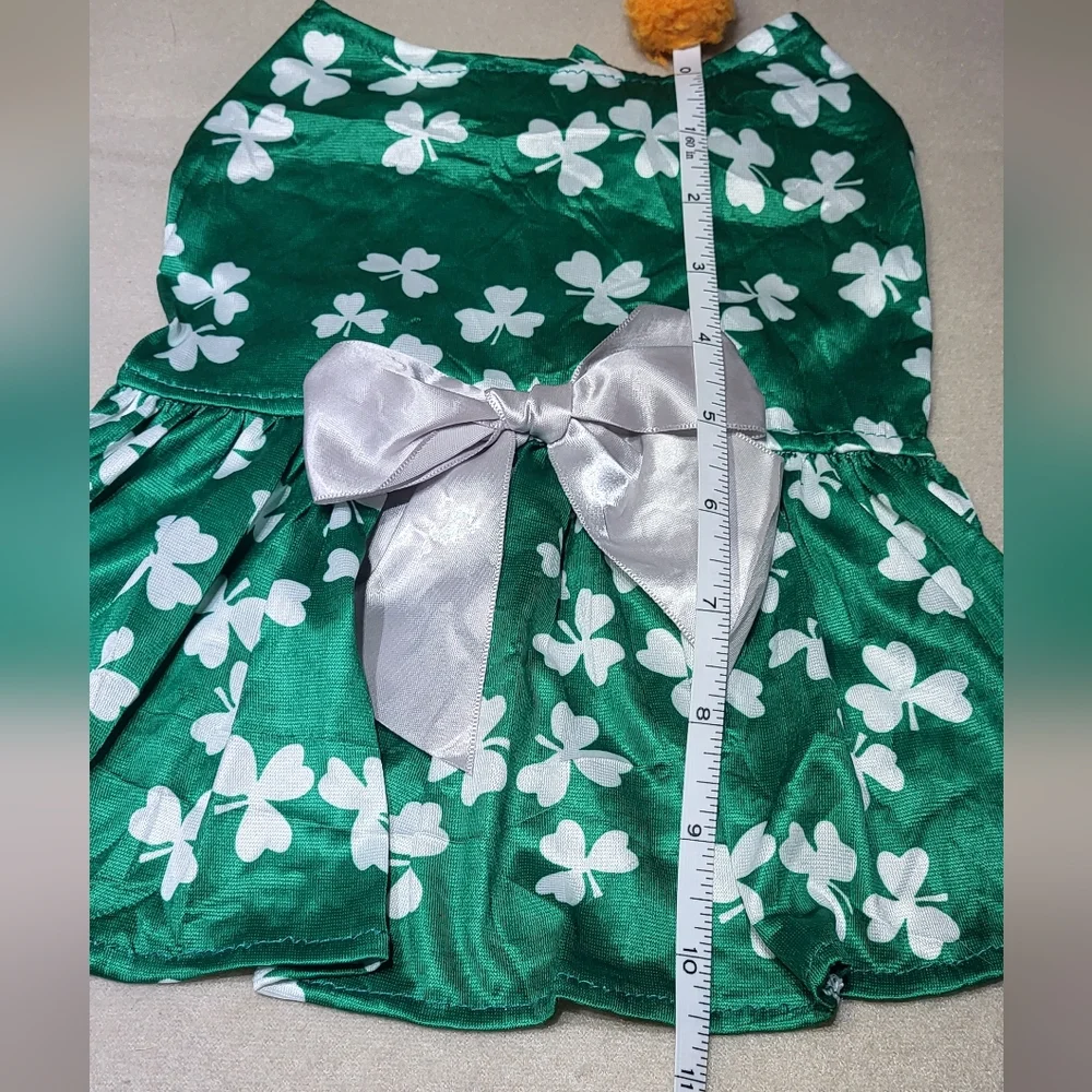 Green St. Patrick's Day Themed Dog/Pet Dress Costume w/ a Bow Size Medium- NWOT